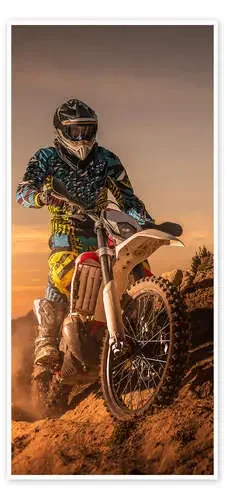 Conductor de motocross en la montaña Editors Choice