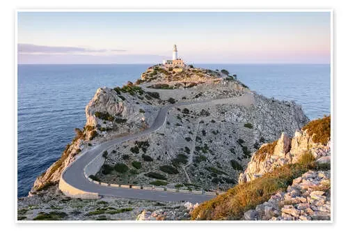 Evening sun at Far de Formentor in Mallorca de Michael Valjak