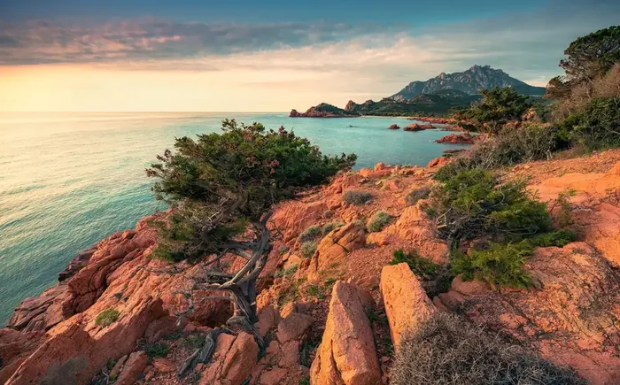 fotomural paisaje beige, verde y azul de Sanders & Sanders – 612652
