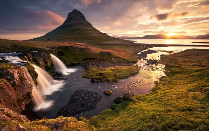 fotomural paisaje de islandia verde y marrón de Sanders & Sanders – 612599