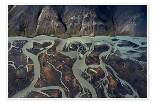 Glacier river in the Highlands in Iceland seen from above de Jos Pannekoek