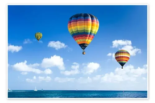 Globos de colors con nubes de fondo Editors Choice