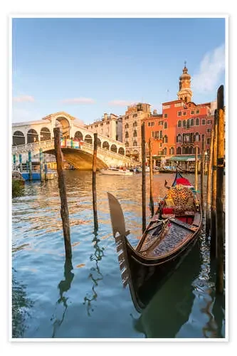 Gondola en el puente de Rialto de Matteo Colombo