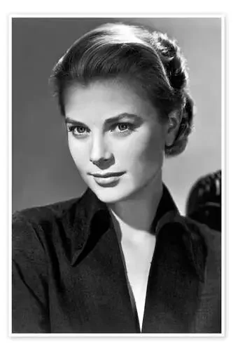 Grace Kelly in Black Everett Collection