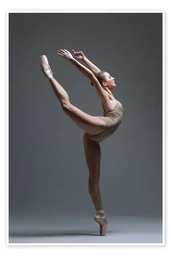 Hermosa bailarina Editors Choice