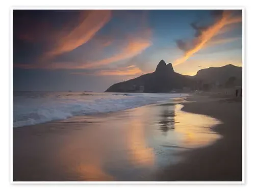 Ipanema beach sunset in Rio de Janeiro, Brazil. de Alex Saberi