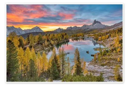 Lago Federa in the Dolomites de Michael Valjak