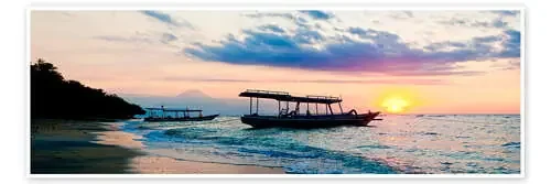 Mount Agung on Bali and fishing boats silhouetted against a sunset, Gili Trawangan, Gili Isles, Indo de Matthew Williams-Ellis Robert Harding