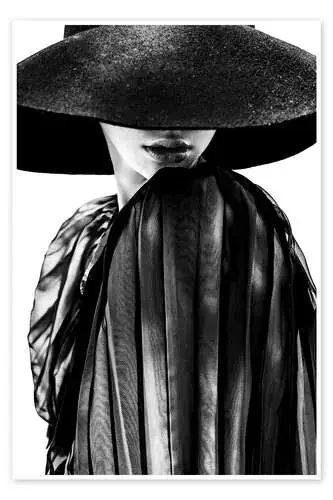 Mujer con sombrero negro Editors Choice