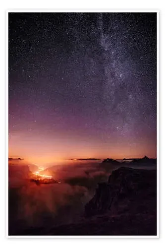 Nightscape view from Leglerhütte over cloudscape by night, Glarus, Switzerland de Peter Wey