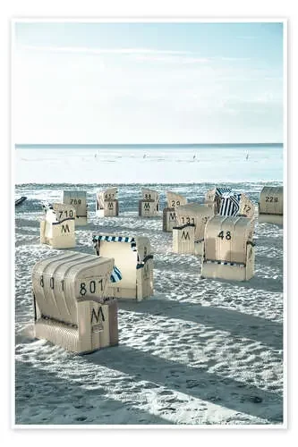 Roofed beach chairs at the North Sea in Duhnen (Cuxhaven/Germany) de gn fotografie