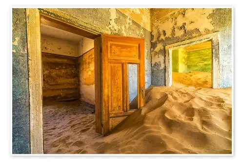 Sand in the Premises of an Abandoned House I de Robert Postma Design Pics