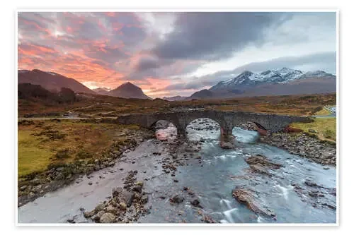 Sgurr nan Gillean in the Cuillin mountains from Sligachan Bridge, Isle of Skye, Inner Hebrides, Scot de Andrew Sproule Robert Harding