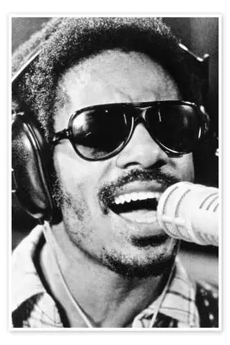 Stevie Wonder, 1974 Everett Collection